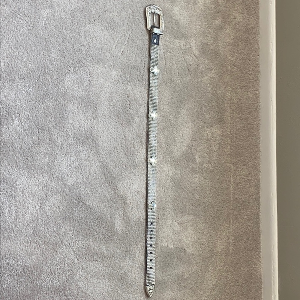 Crystal belt